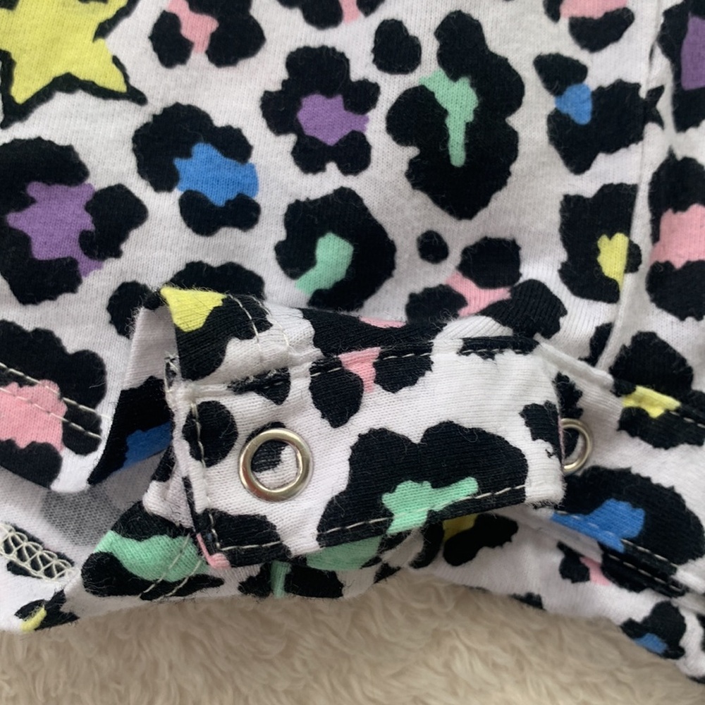Converse Vibrant Leopard Print Baby Romper 12M EUC - Picture 4 of 10